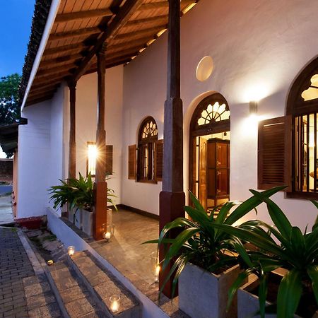 A 03 Bedroom Villa In Galle Fort With Roof Terrace & Pool Eksteriør billede