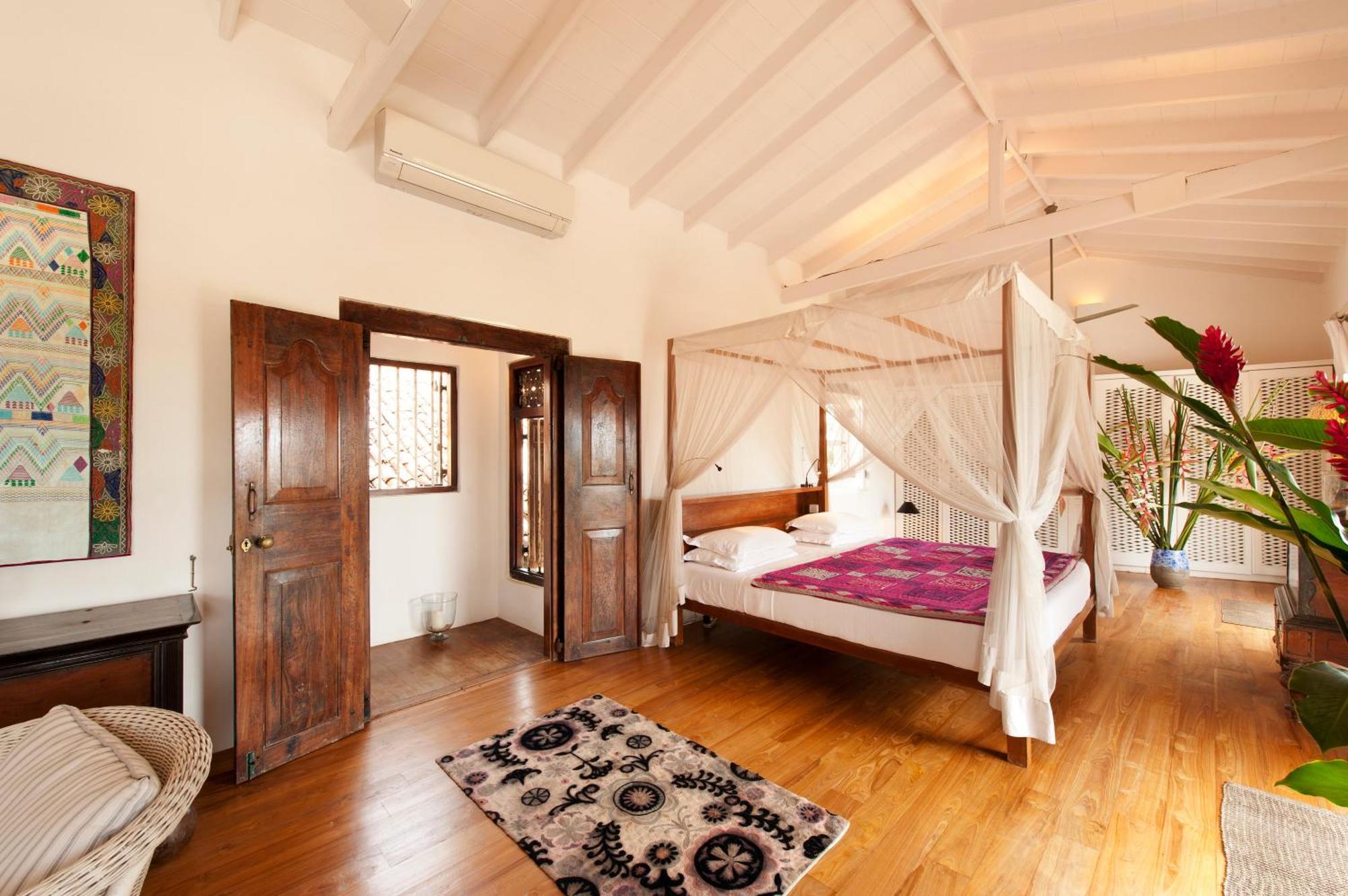 A 03 Bedroom Villa In Galle Fort With Roof Terrace & Pool Eksteriør billede