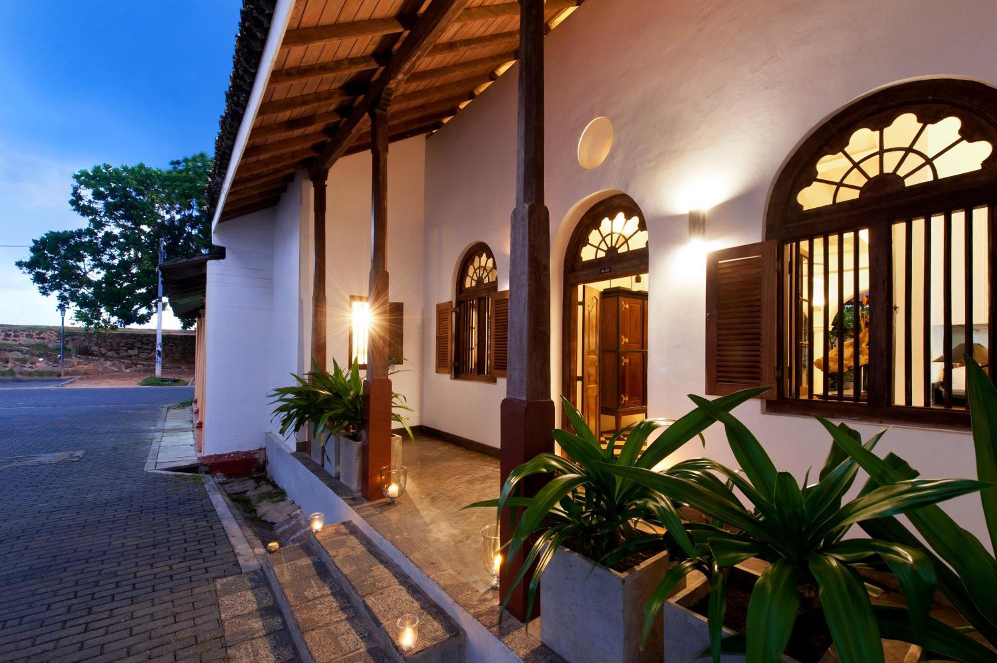 A 03 Bedroom Villa In Galle Fort With Roof Terrace & Pool Eksteriør billede