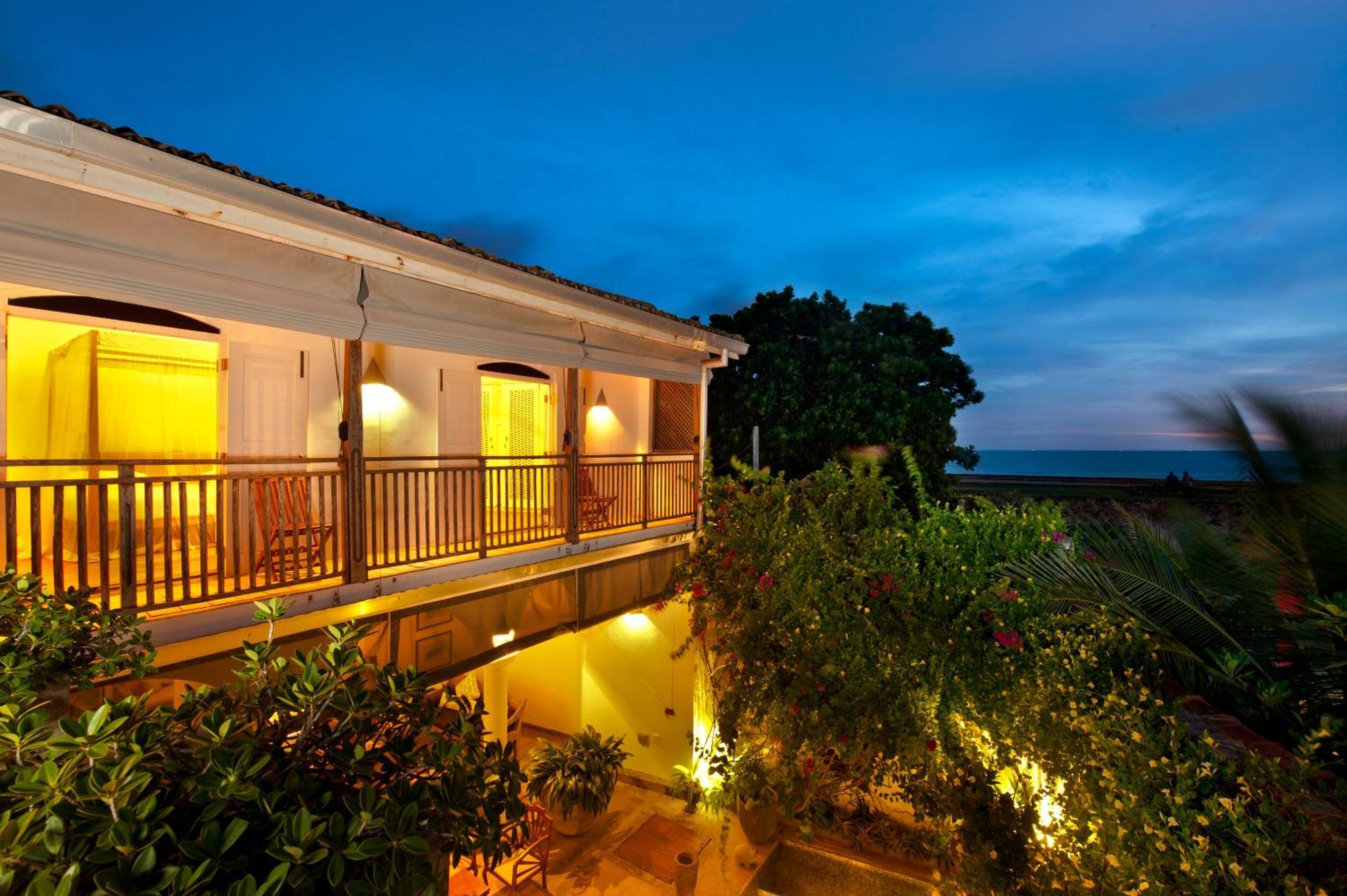A 03 Bedroom Villa In Galle Fort With Roof Terrace & Pool Eksteriør billede