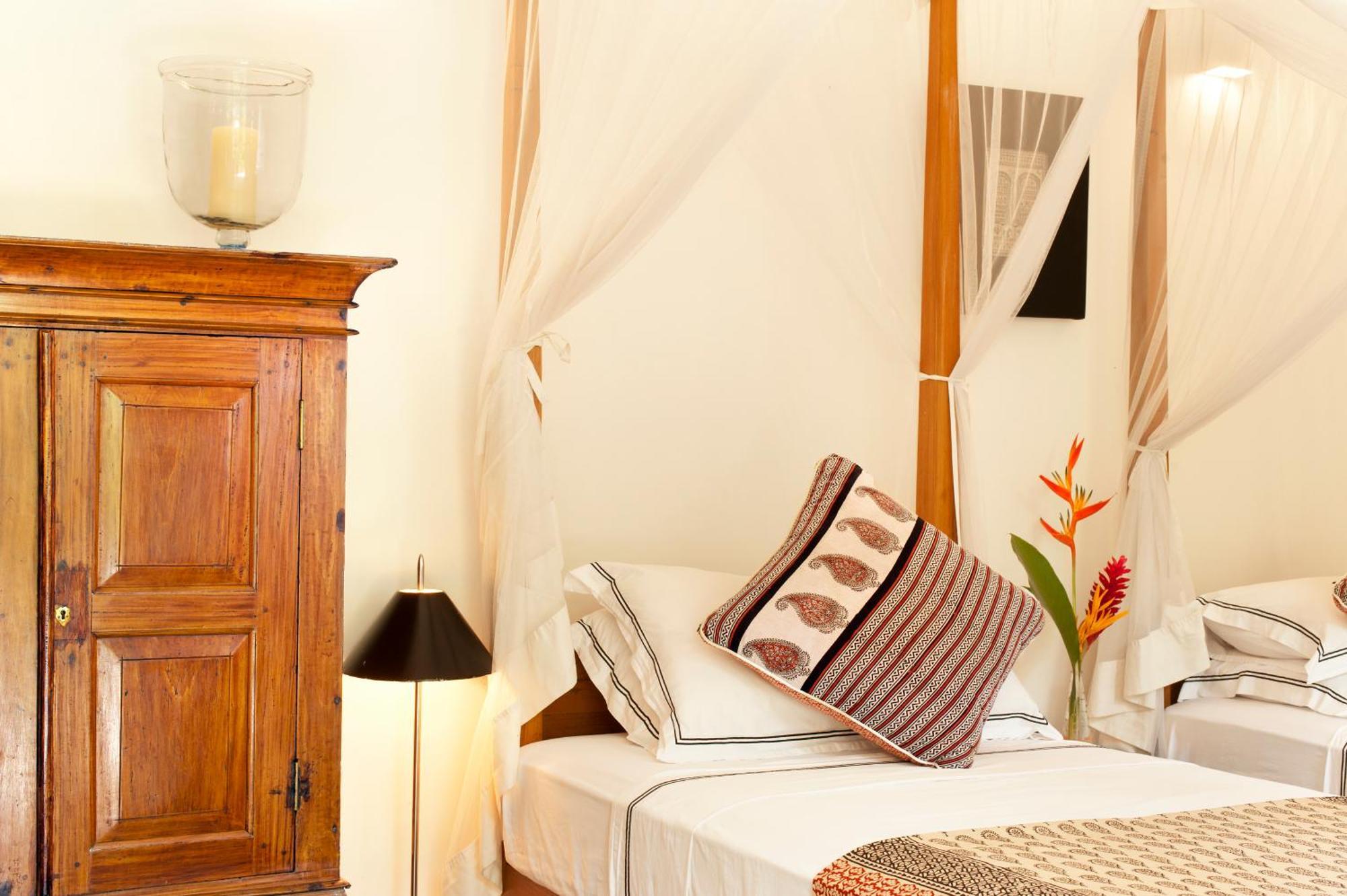 A 03 Bedroom Villa In Galle Fort With Roof Terrace & Pool Eksteriør billede