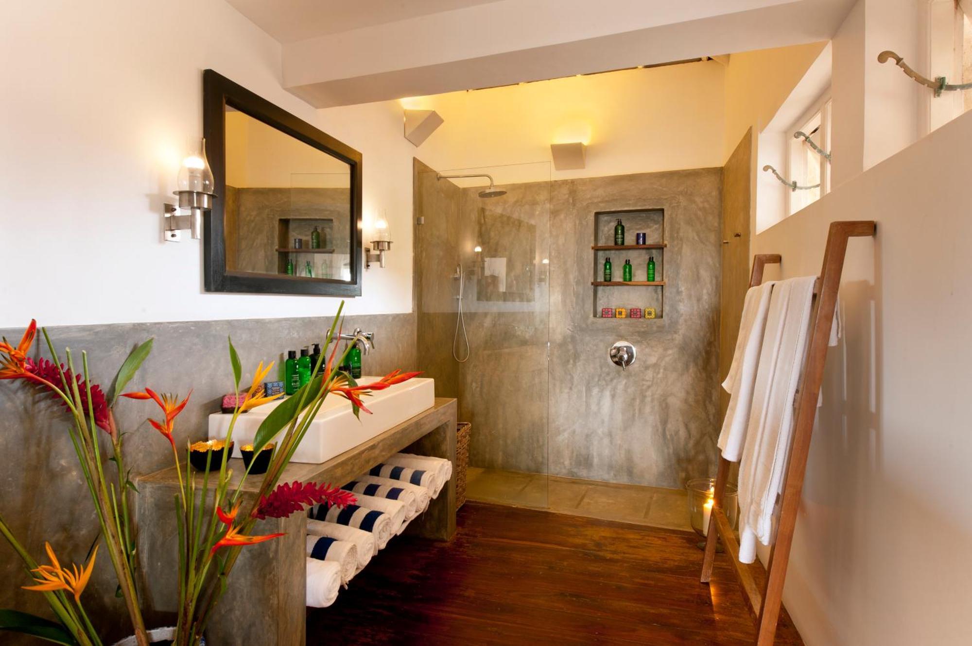 A 03 Bedroom Villa In Galle Fort With Roof Terrace & Pool Eksteriør billede